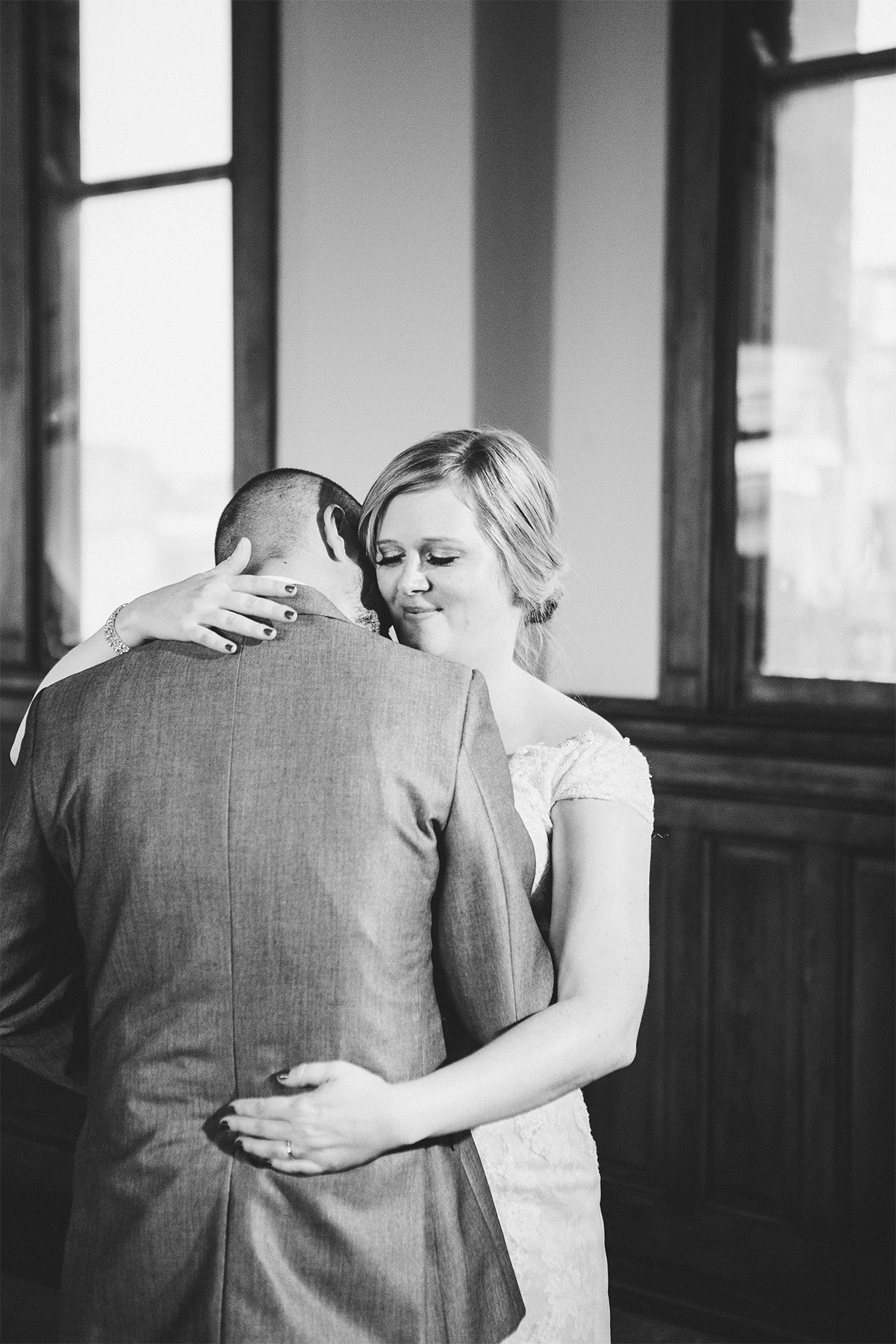 Intimate Knoxville, Tennessee Wedding - Izzy Hudgins Photography - Knoxville Wedding Photographer - The Historic Southern Railway Station