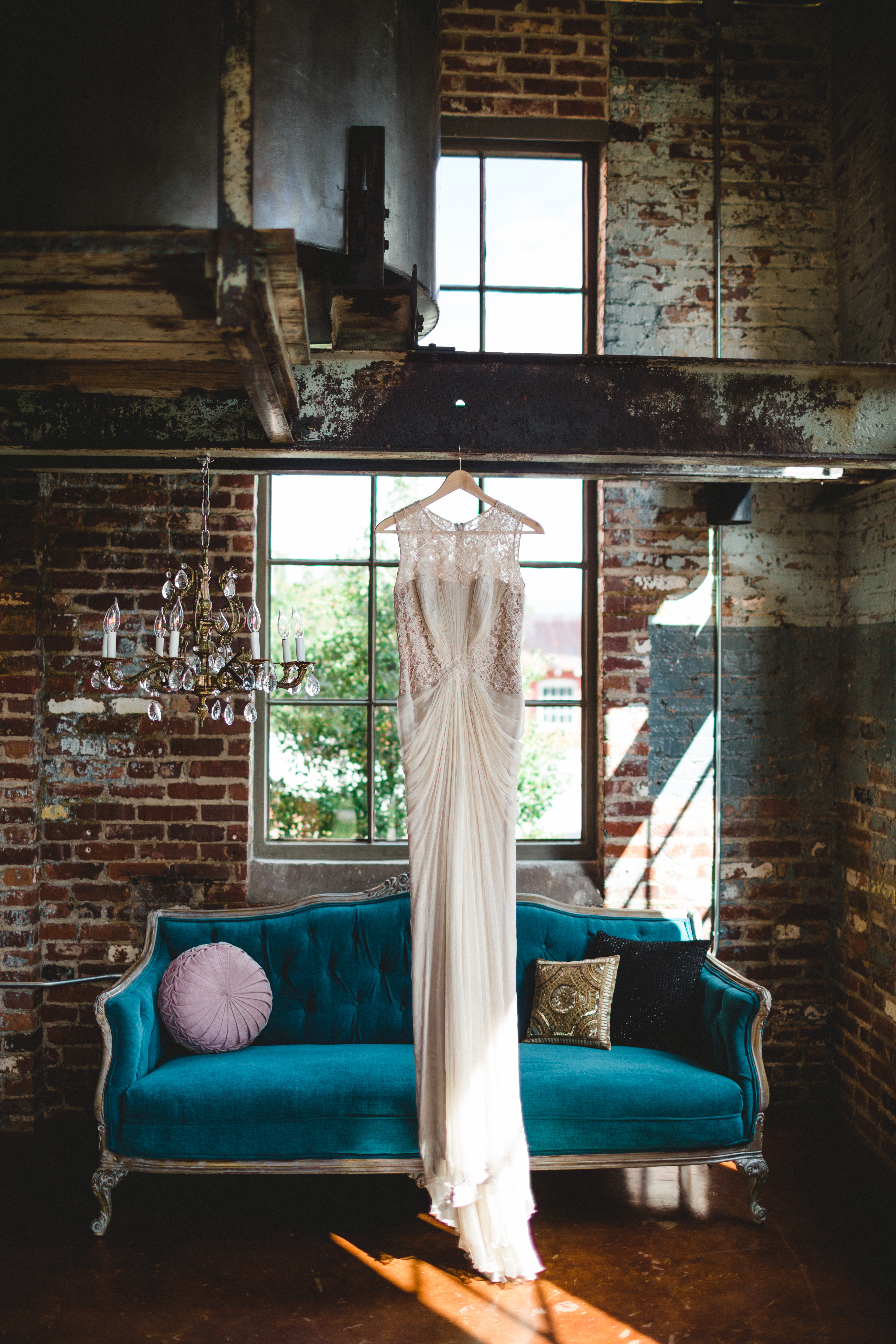 The Engine Room Wedding Inspiration – Fall Wedding | Izzy Hudgins Photography