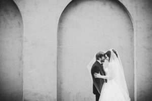 The Olde Pink House Wedding – Historic Savannah Wedding - Izzy Hudgins Photography