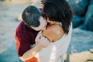 Couples photo session on the beach | Izzy Hudgins Photography