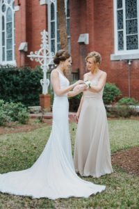 Black and white classic wedding in Savannah – Izzy Hudgins Photography
