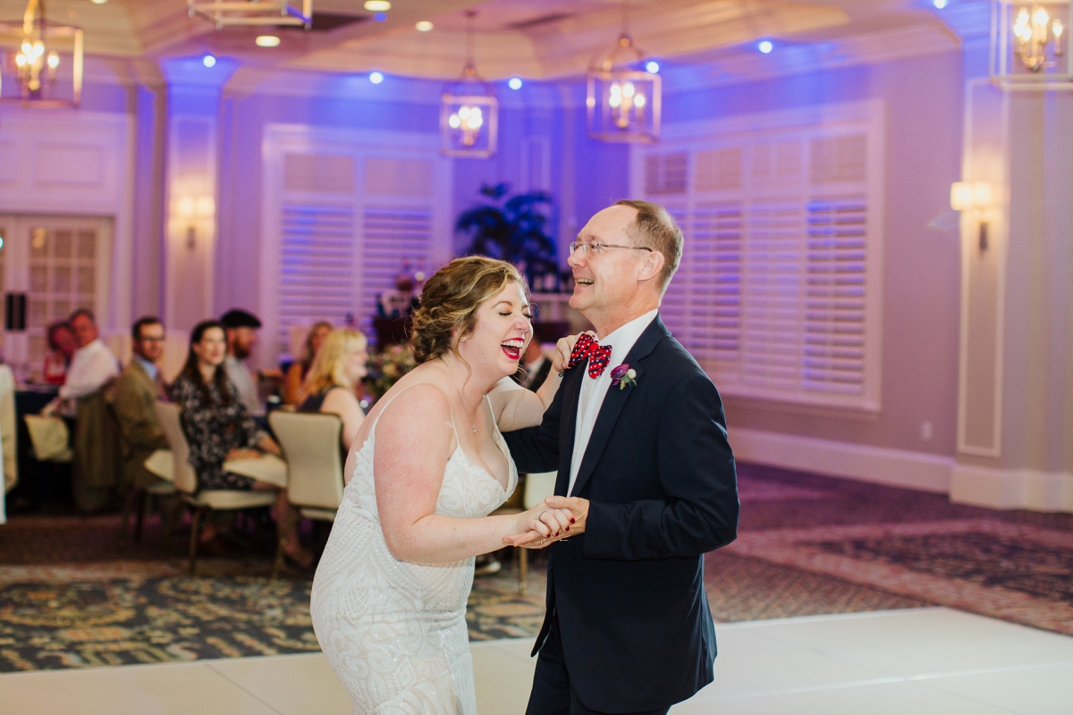 Mary Kate and Ryan’s fall Savannah wedding at The Plantation Club in The Landings by Izzy Hudgins Photography