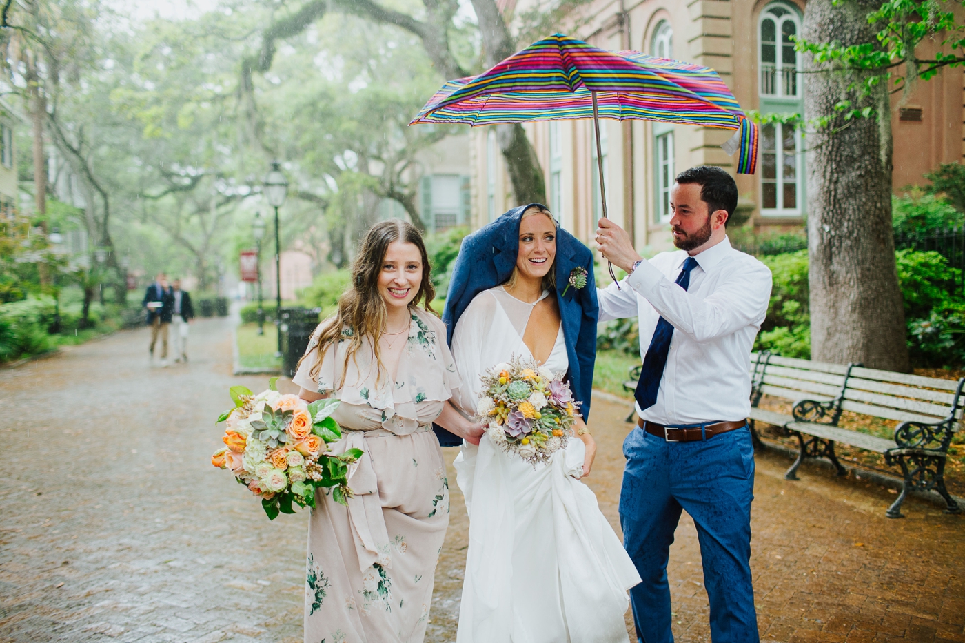 Spring Charleston wedding with a touch of yellow by Izzy Hudgins Photography