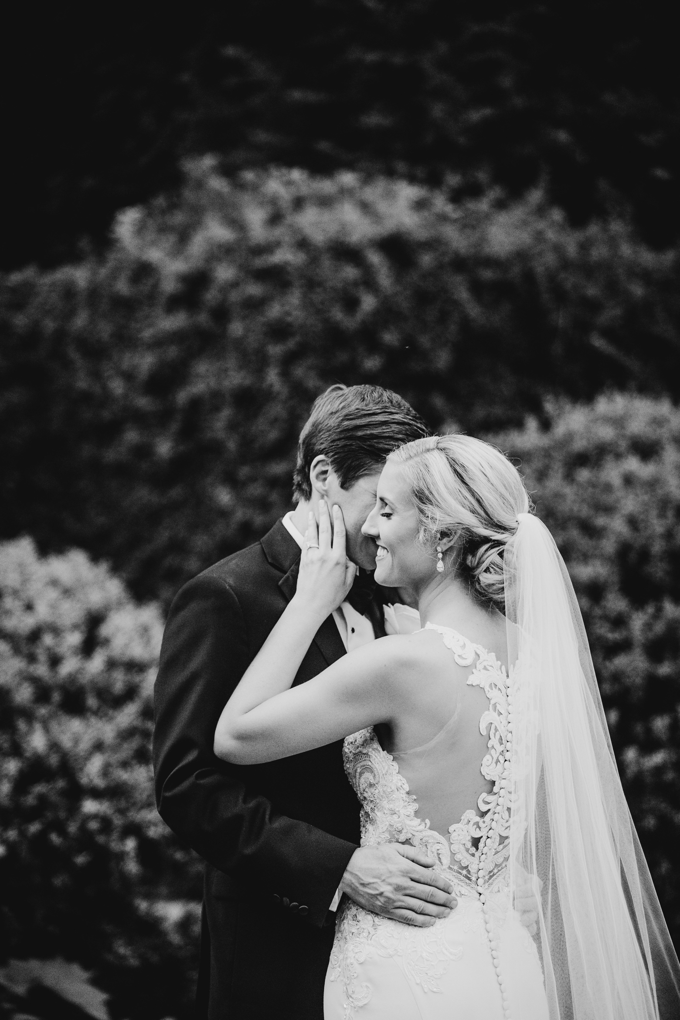Spring wedding at The Foundry at Graduate Athens | Athens Wedding Photographer Izzy and Co.