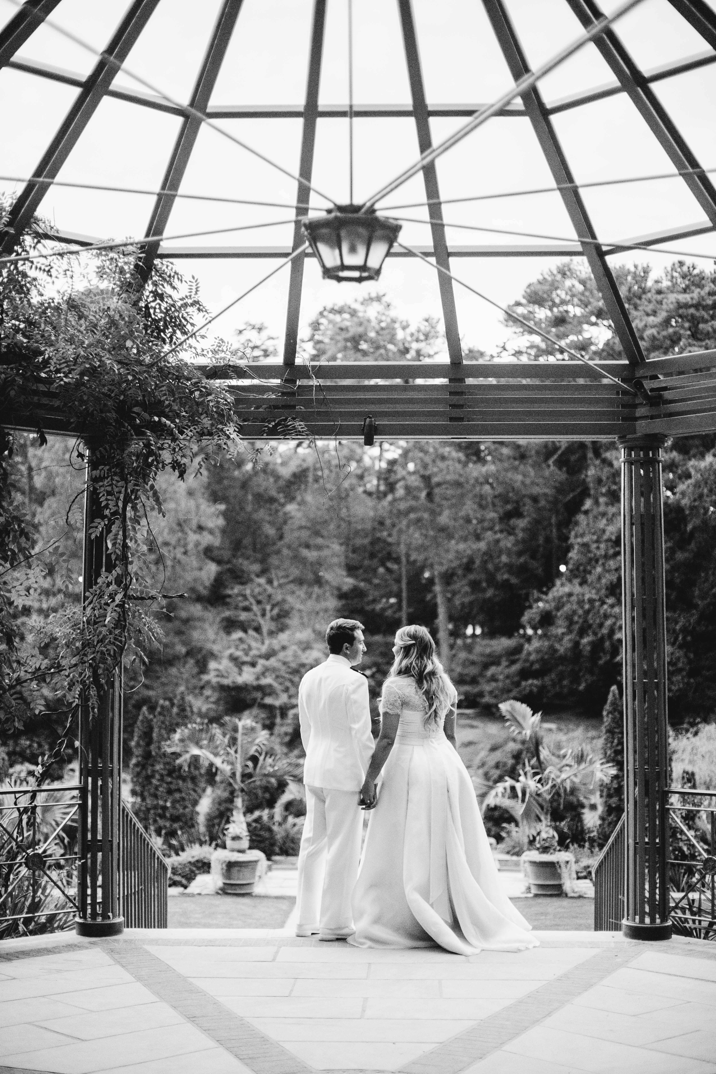 Garden wedding with Military inspiration | Izzy and Co.