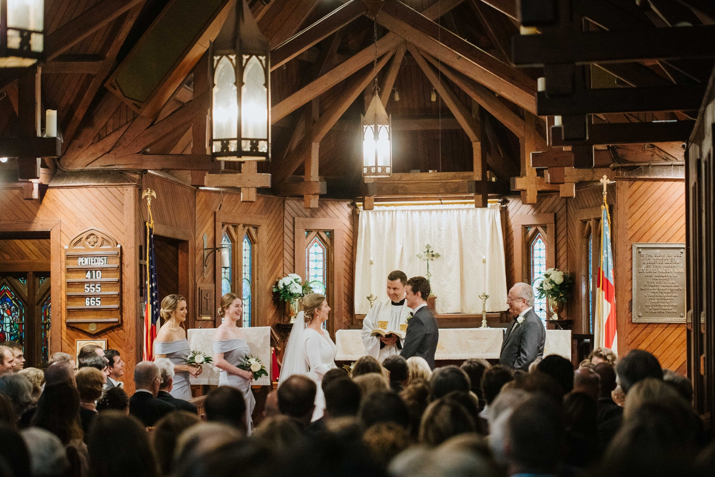 Fall wedding on Saint Simons Island at Christ Church Frederica | Izzy and Co. Photography