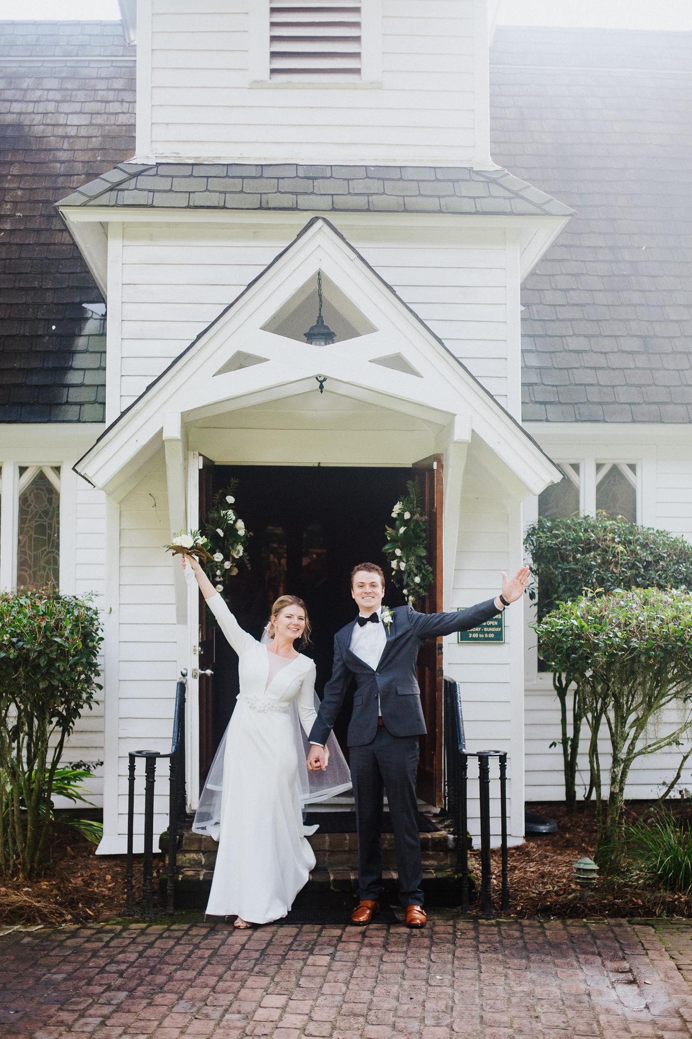 Classic black and white wedding on Saint Simon’s Island | Izzy and Co. Photography