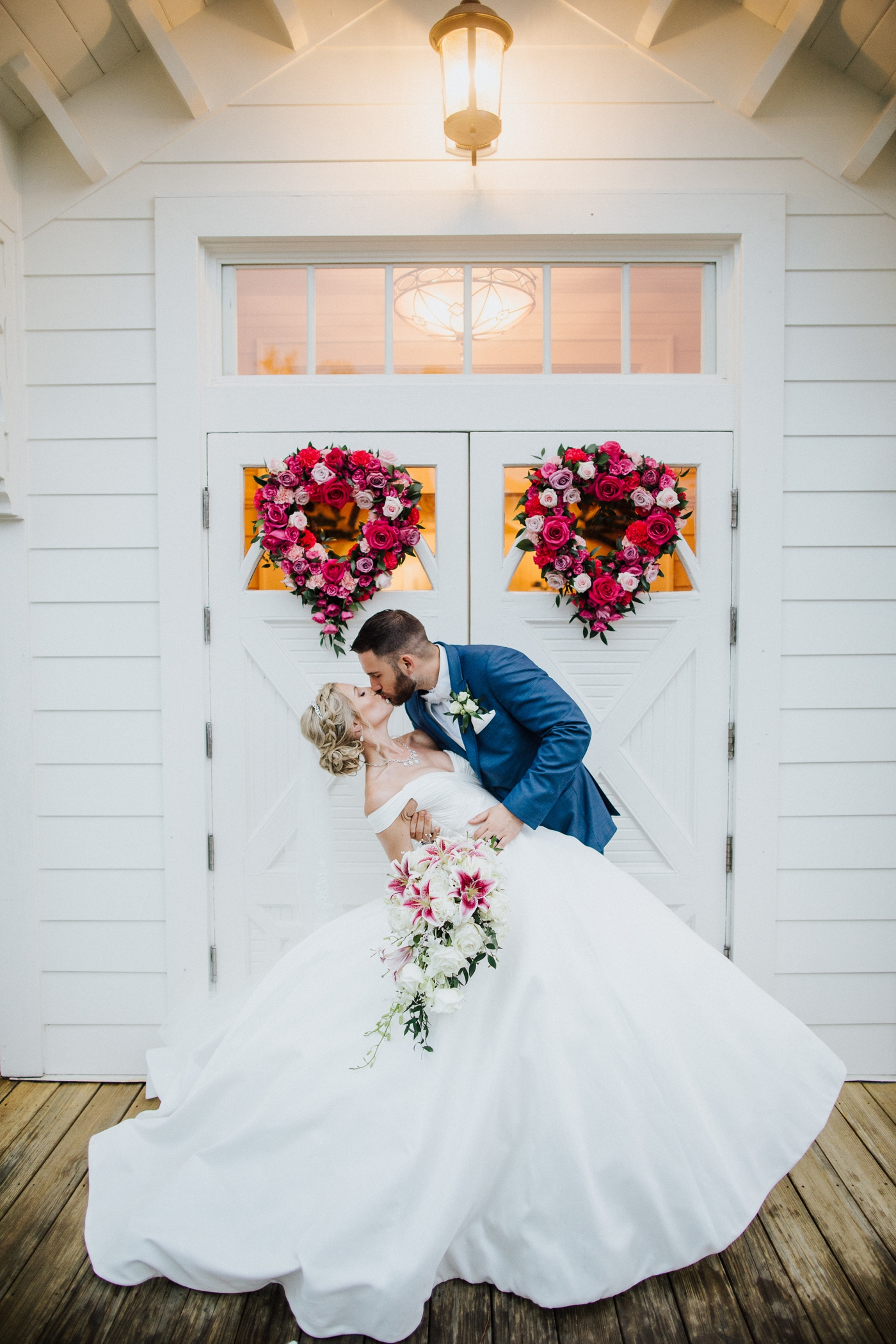 Roxy and Brett’s fall wedding at Tybee Island Wedding chapel | Izzy and Co.