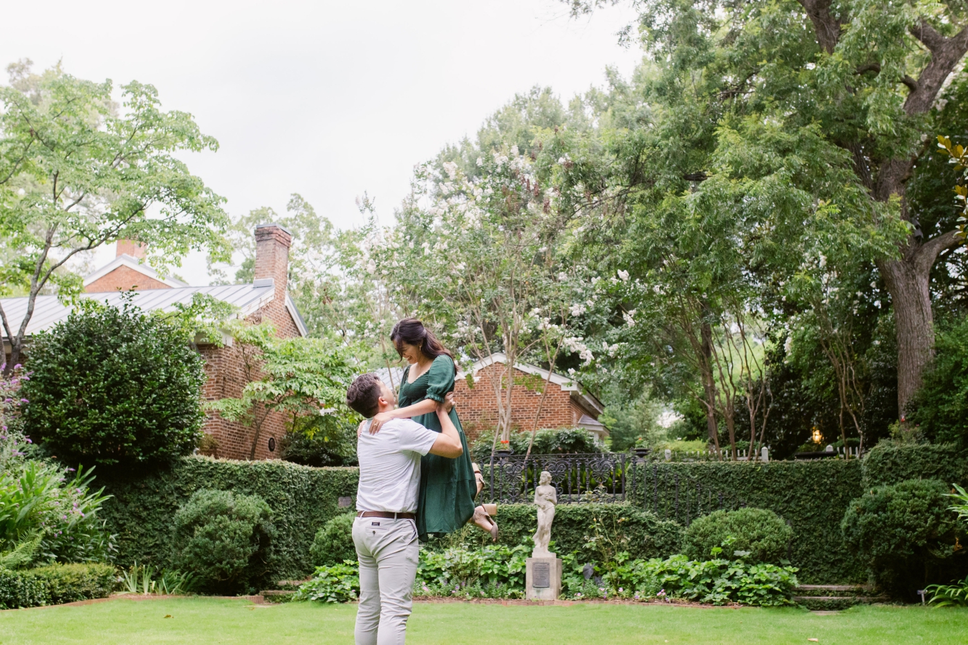 engagement session at Founder's Garden