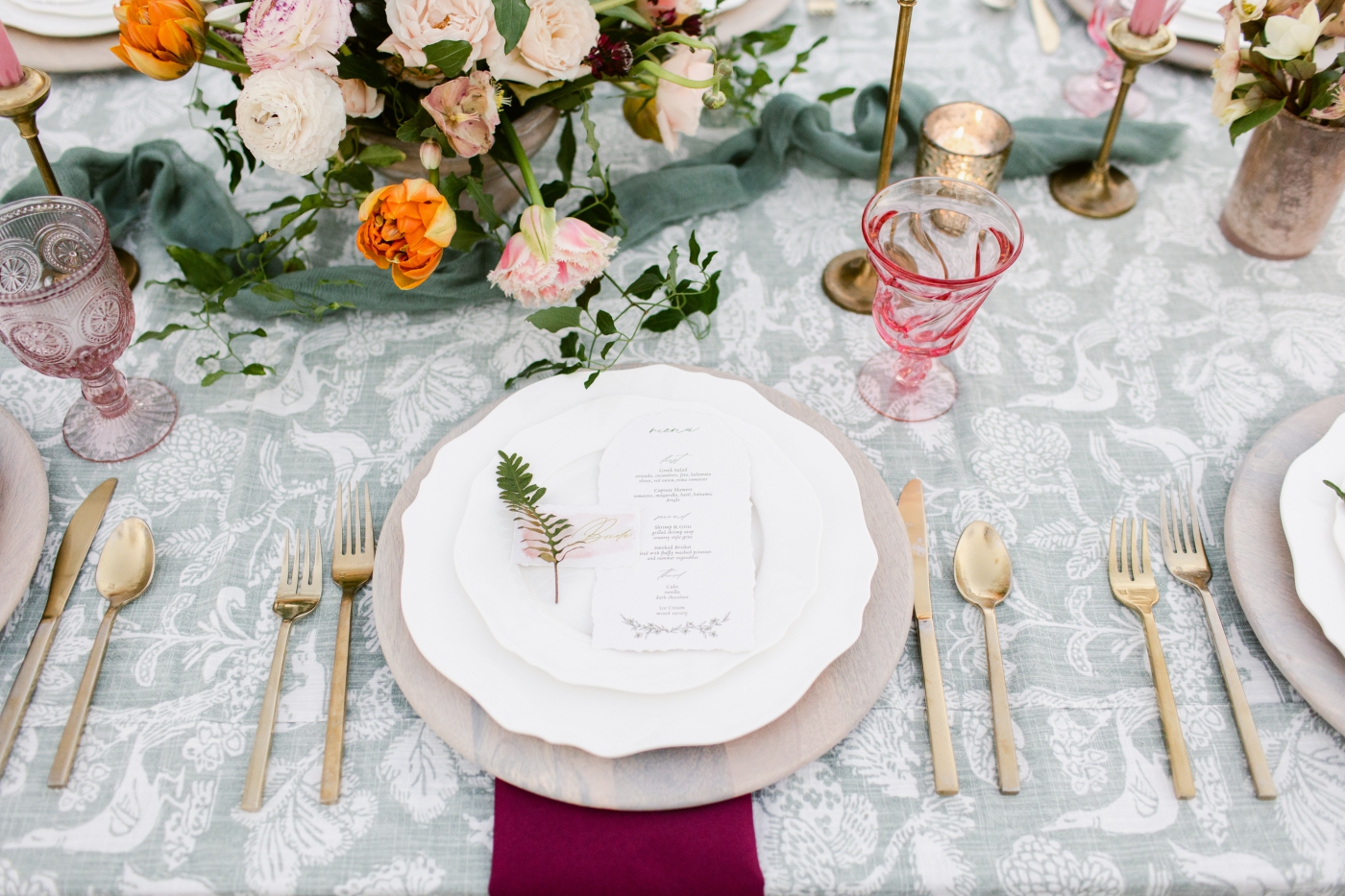 2022 wedding table settings trends