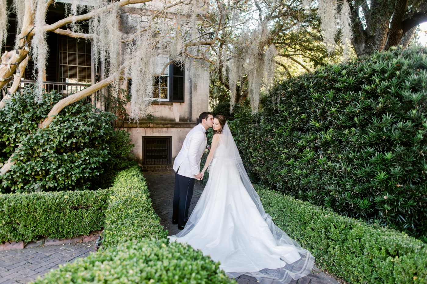 bride and groom portraits at Harper Fowlkes House