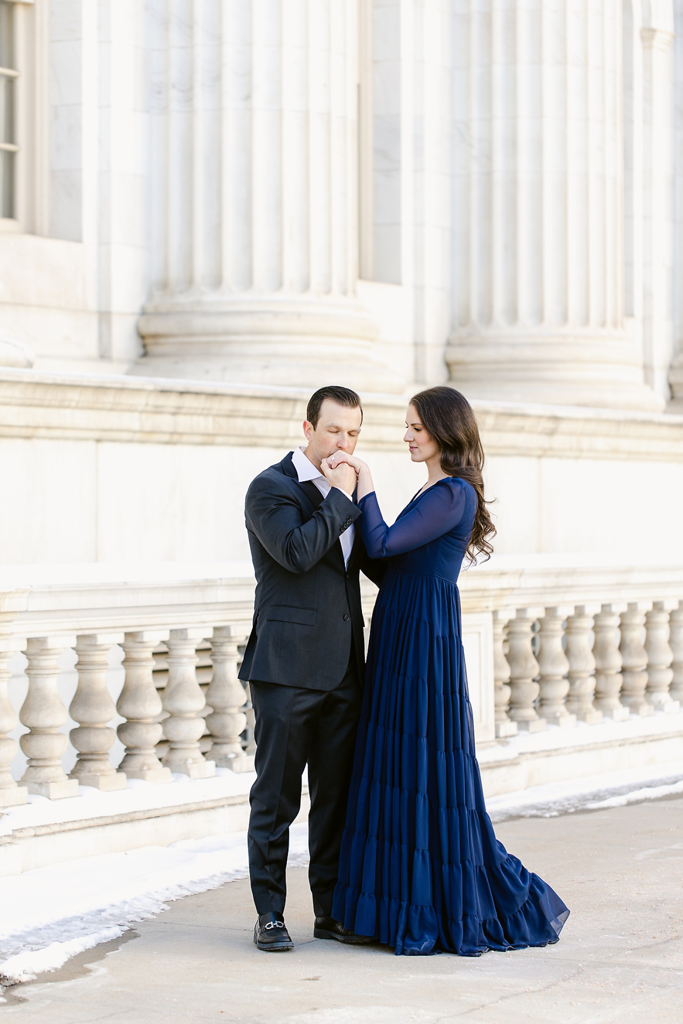 classic engagement session outfits at Byron Courthouse