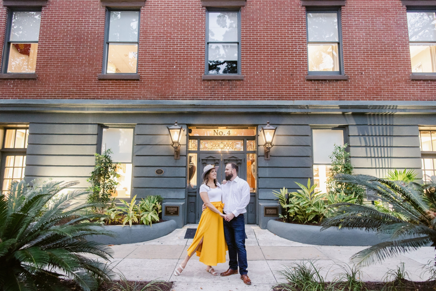 engagement session in Downtown Savannah