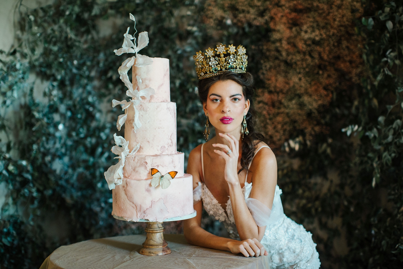 Luxury wedding cake by Vanilla And The Bean for a Savannah wedding