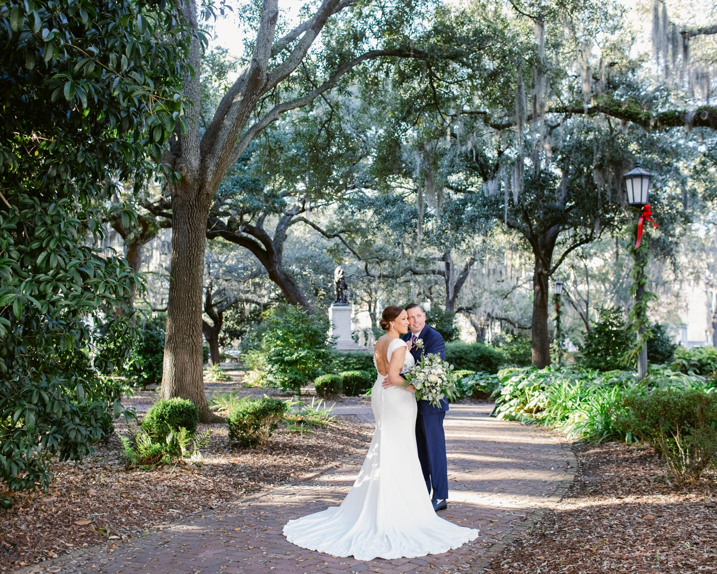 Historic Savannah wedding day portraits for a winter wedding
