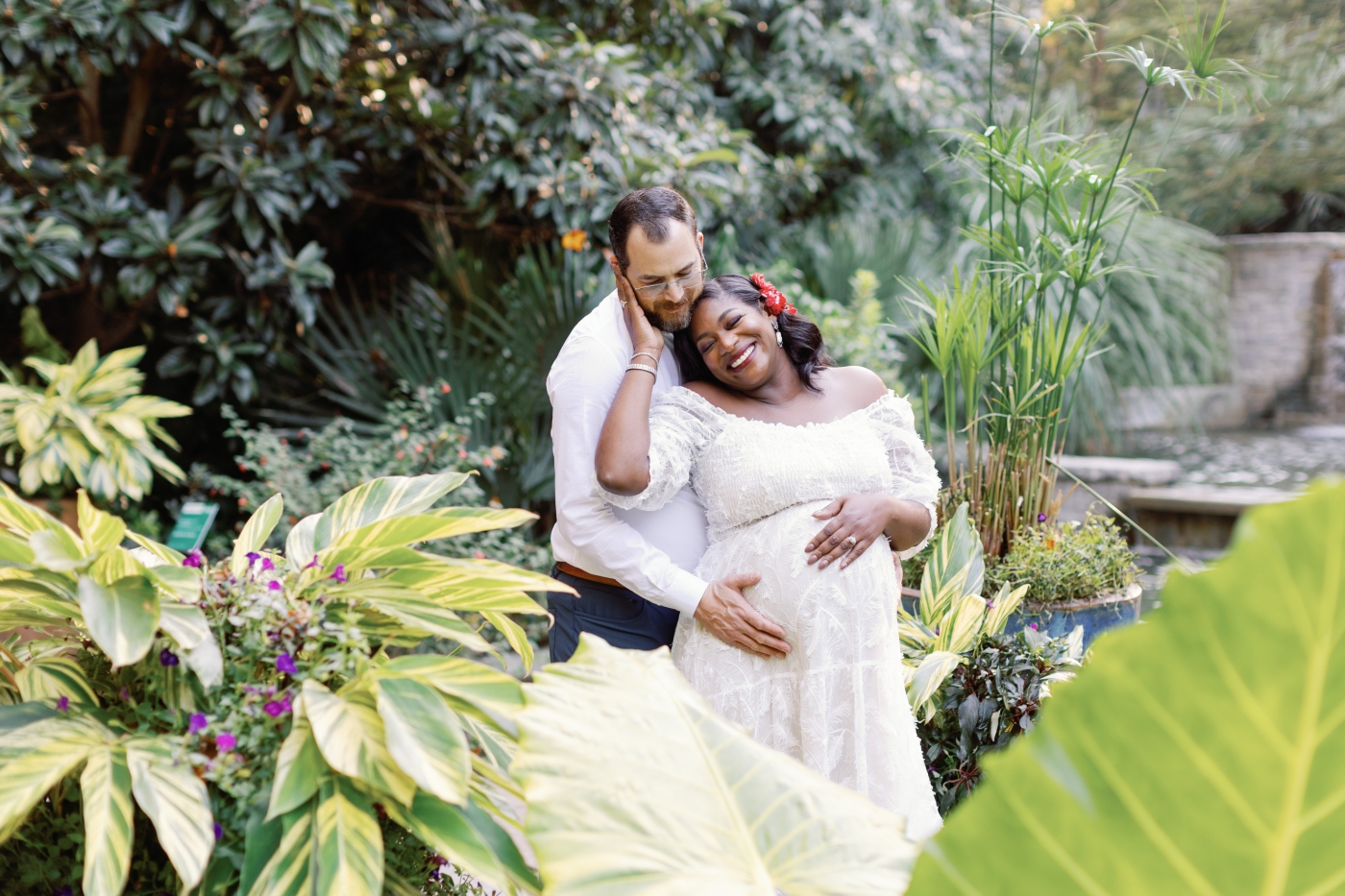 couples photos at Atlanta Botanical Garden