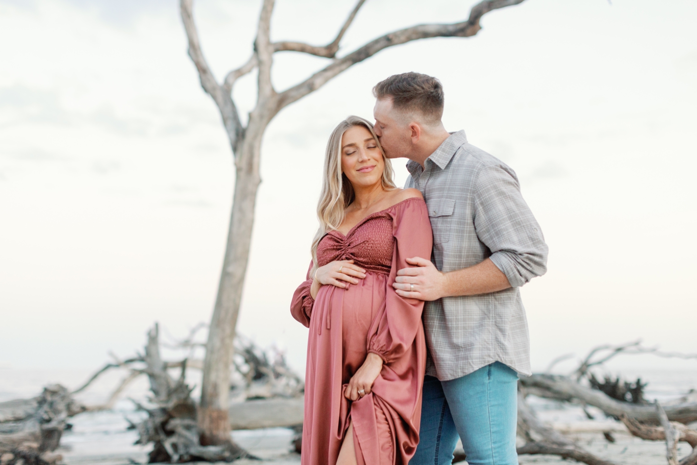 maternity session by Izzy + Co Photography